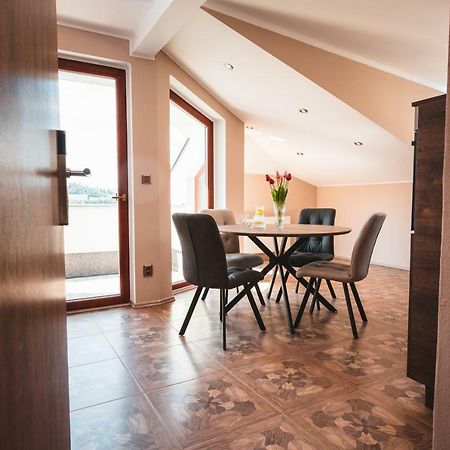 Point Flat, Beautiful View From Terrace To Prague Castle Appartement Buitenkant foto