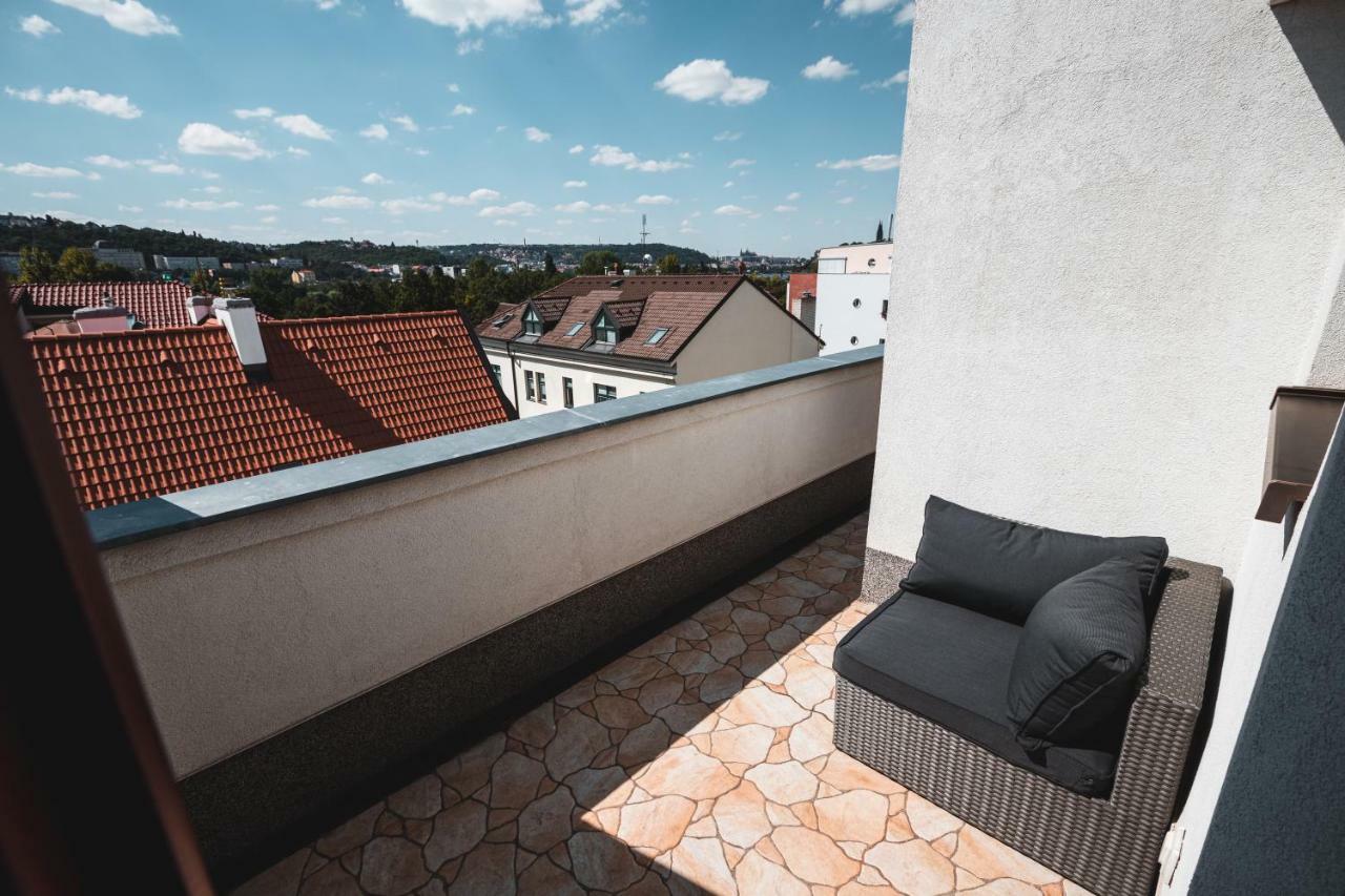 Point Flat, Beautiful View From Terrace To Prague Castle Appartement Buitenkant foto