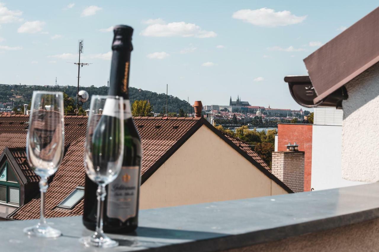 Point Flat, Beautiful View From Terrace To Prague Castle Appartement Buitenkant foto